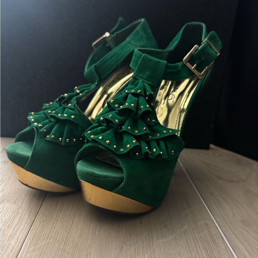 Liliana Green Suede Heels